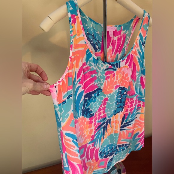Lilly Pulitzer Women's Medium Alyssa Silk Pineapple Sleeveless Tank - Picture 4 of 7
